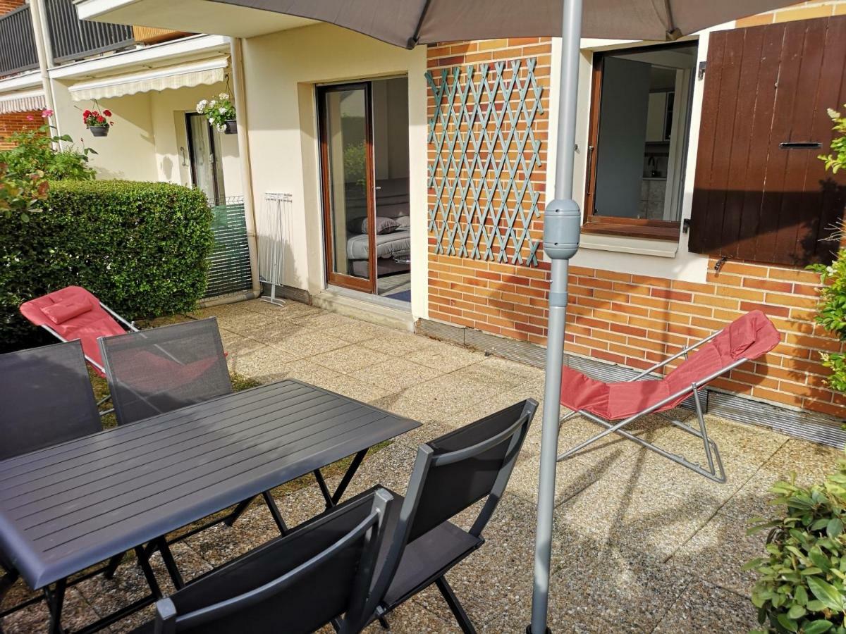 2 Pieces Front De Mer Ensoleille Et Calme Acces Direct Plage Cabourg Exterior foto